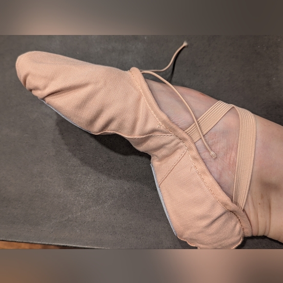 Chacott split-sole ballet shoes - Picture 3 of 3